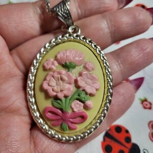 Vintage Martha Stewart Resin Pendant Necklace